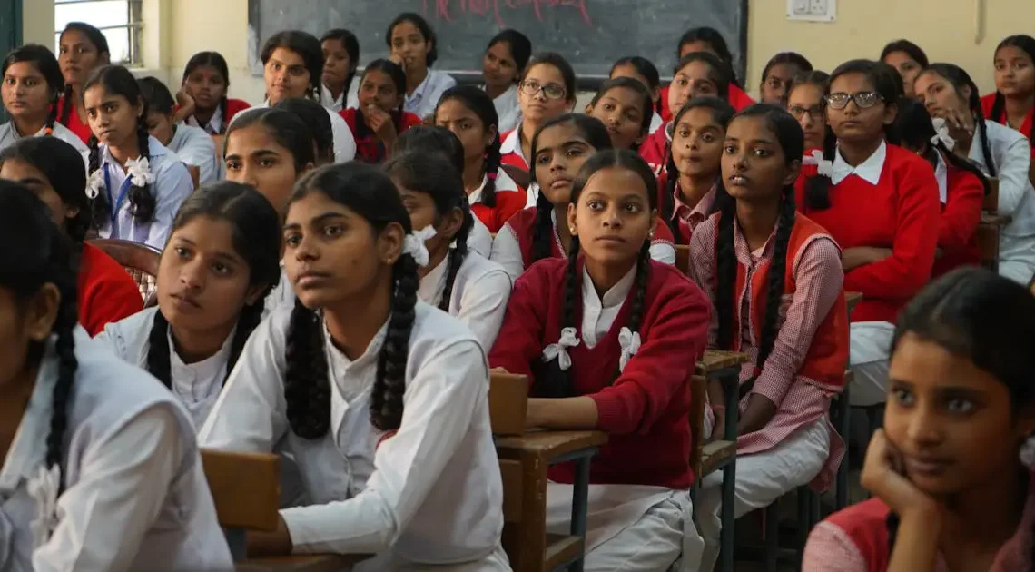 शिक्षा मंत्रालय के सर्वेक्षण कक्षा छह के सिर्फ 53 फीसदी छात्र ही जानते हैं 10 तक का पहाड़ा, गणित में पिछड़ रहे सरकारी-निजी स्कूलों के बच्चे, शिक्षा में सुधार की ज़रूरत