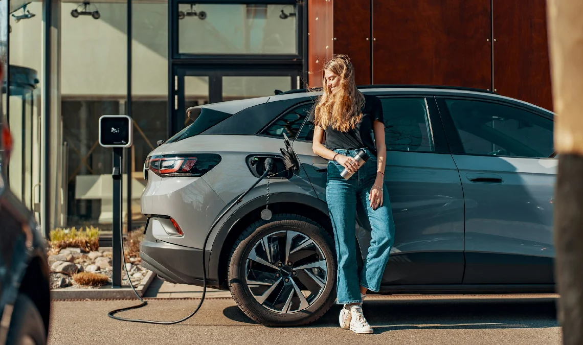 Electric Cars Charging Bill होगा आधा